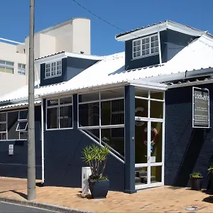 Loddey's - By Collection Guest house